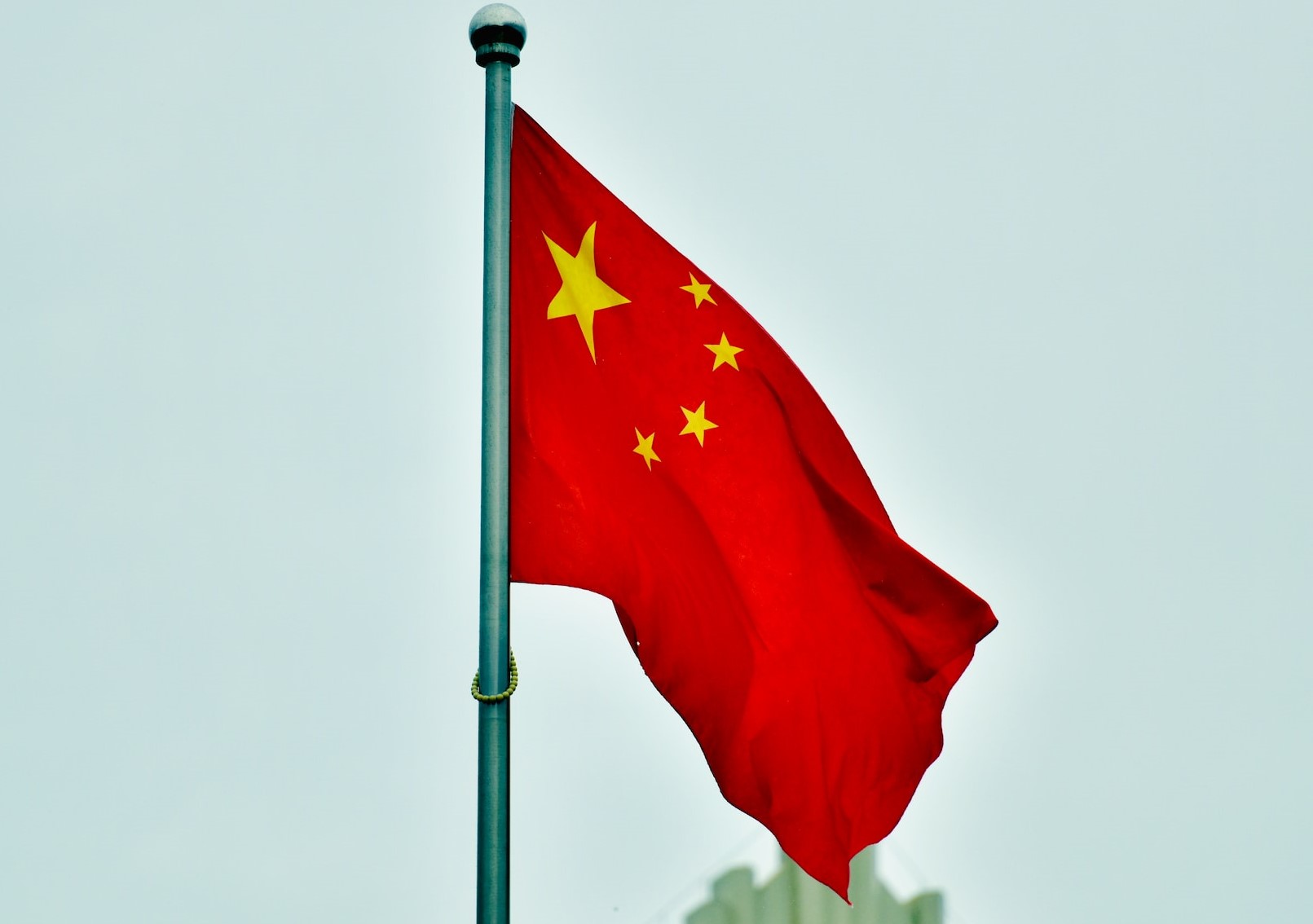 突袭昔日华人首富！美媒曝“币安秘密联系中国” 指控20%上海合同工未转移美国