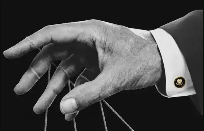 特朗普拥抱加密货币的这一年