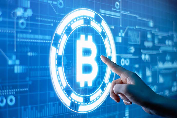 近5亿美元“空军”集结4万美元！2月大考临近 比特币暴跌47%后迎来反弹窗口？