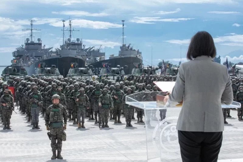 27名台湾外员齐发声！蔡英文谴责“持续军演属不负责任做法” 萧美琴：不想战争“但绝不放弃自由”