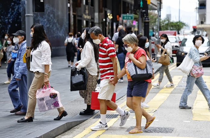 新冠疫情“风土化”！香港首阶段通关“风险不会大增” 专家：GDP将增长最高5%